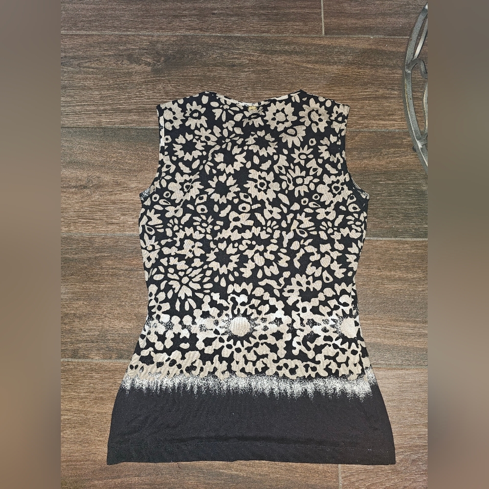 ST. JOHN SPANDEX RUFFLE TOP Sz PETITE - Picture 6 of 10